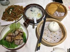 -聚鲜港（五洞）牛肉自选火锅