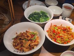 -洞庭土菜小炒馆(易发广场店)