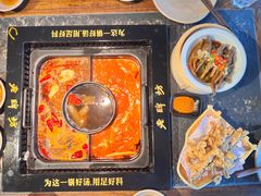 -老牌坊云南鱼豆花火锅(哈西万达店)