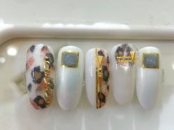 -进巍美甲美睫店