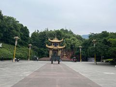 -峨眉山报国寺