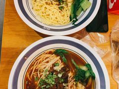 -霸蛮湖南菜·牛肉粉(荣京西街店)