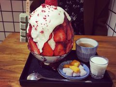 草莓生乳冰-WONDER ICE 萬得冰田(建設路总店)