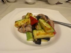 翠玉瓜鸡枞菌炒爽肉-利苑酒家(合景国际金融广场店)