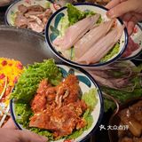 朋友跟我说有家火锅店在重庆当地传承了三代人了