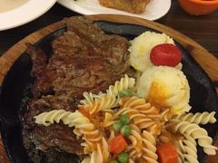 -豪客来牛排(中央花苑店)