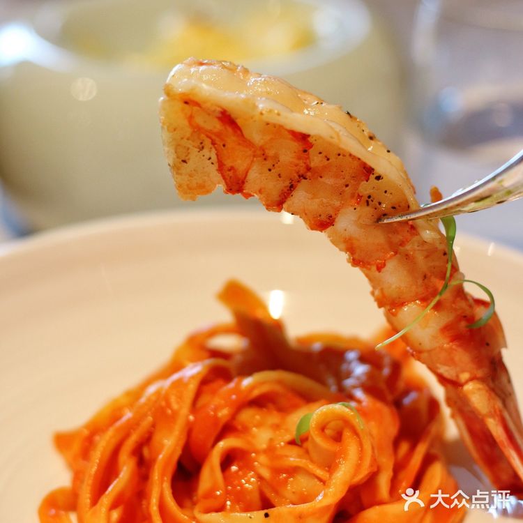 ✔️氛围感满满的浪漫私房法餐｜红色牛油果🥑