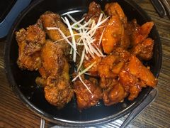 辣子鸡拼酱油鸡-MI WU FACTORY米屋美食工厂餐厅(绿地店)