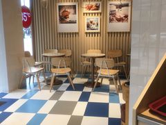 -85度C(生甜甜圈研究工坊·上海平凉店)