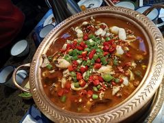 -沪小二炭火蛙锅(淮海中路美食不夜城店)