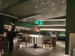 -左庭右院鲜牛肉火锅黑金店(陆家嘴中心店)