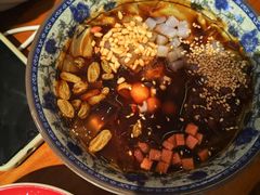 -爆炸头阿姨小四川正宗川味小吃(无任何分店)