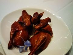 玻璃脆皮乳鸽皇-新雅粤菜馆(南京东路店)