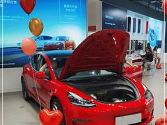 -TESLA 特斯拉(上海太古汇体验店)