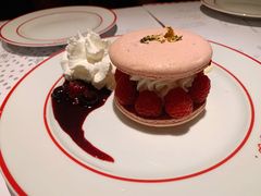 Raspberry Macaron-La Vache! 噢！那只奶牛！(尖沙咀店)
