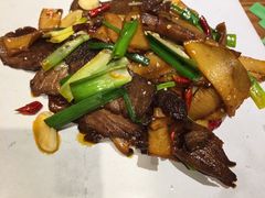 -云海肴·汽锅鸡·云南菜(天山百盛优客店)