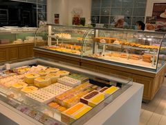 面包甜点陈列柜-蒲公英(象山北路店)