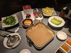 -左庭右院鲜牛肉火锅黑金店(陆家嘴中心店)