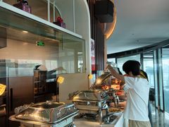 -亚洲国际大酒店·云顶阁旋转自助餐厅