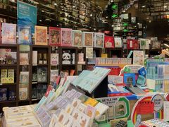 -钟书阁(群光广场店)