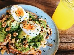 牛油果煮蛋吐司-RAC BAR(安福路店)