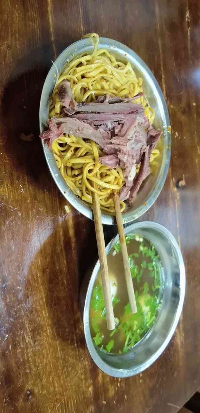 涡阳侠玲干扣面(合肥分店)-"假前晚上跟同事加班到7点半,他说请我吃他