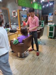 -震轩美容美发连锁店