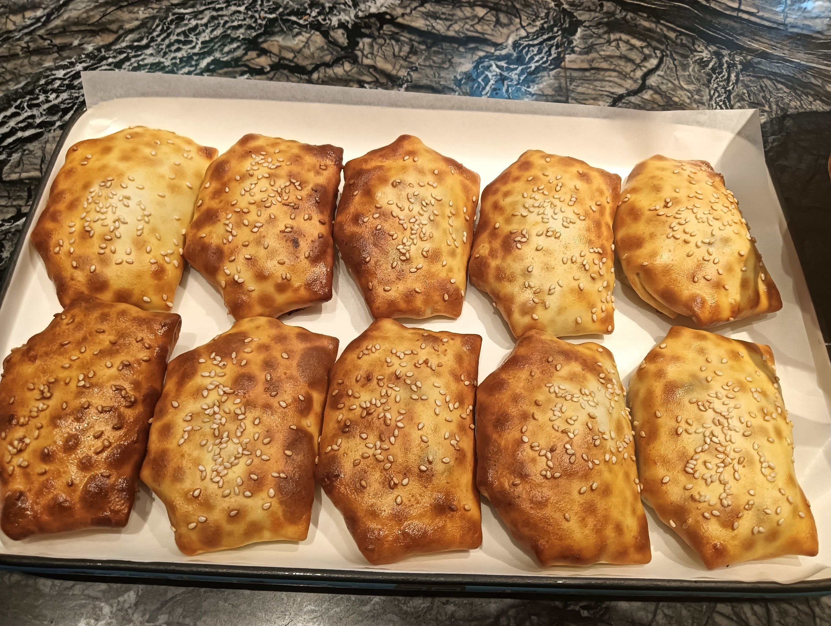 初印象新疆烤包子,作为新疆地区独具特色的