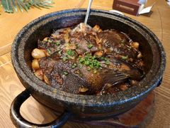 砂锅蝶鱼头-新海渔港·胶东海鲜家常菜·家宴(奥体中心店)