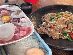 -Show Neua Thai Street Food