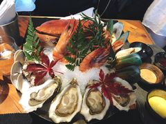 新鲜生蚝搭配柠檬和小洋葱-AZUL by FUEL蓝色·法式酒馆(琶醍店)