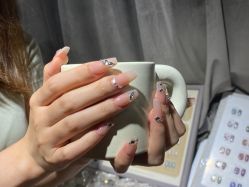 -UGIRL有个美甲