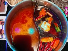 -唯爱KTV聚会餐厅(仙林东城汇店)