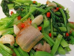 咸肉炒菜苔-豆蔻电影主题餐厅(四牌楼店)
