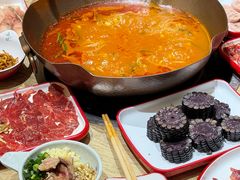 -毛辣果·贵州红酸汤牛肉火锅(西单店)