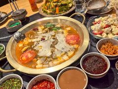 -顶顶汤火牛排火锅·经典铜锅涮肉