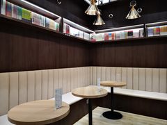 -钟书阁(群光广场店)