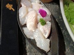 -老牌坊云南鱼豆花火锅(哈西万达店)