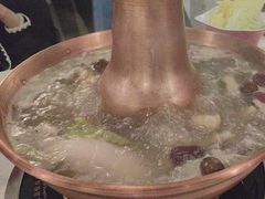 -毛辣果·贵州红酸汤牛肉火锅(西单店)