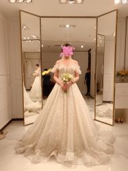 点击看大图 -GRACE KELLY婚纱与礼服(北京店)
