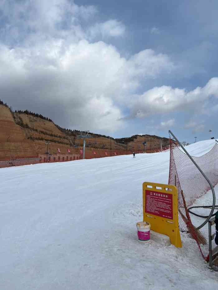 邯郸四季滑雪馆电话图片