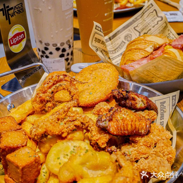 超多人收藏的潮玩工业风茶饮店🔫水厰