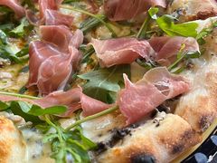 黑松露火腿披萨-Gather pizza