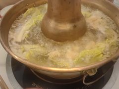 -毛辣果·贵州红酸汤牛肉火锅(西单店)
