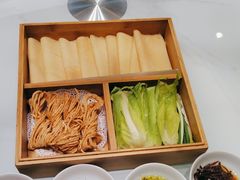 -湖畔鲁菜·二十年老字号餐厅(大明湖店)
