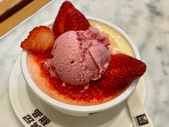 草莓梦幻雪双皮奶-满记甜品(湖滨店)