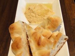 胡姆斯酱配土耳其面包-Pasha帕夏土耳其餐厅(南昌路店)