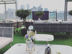 -The ROOF (通盈中心店)