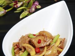 泰式酸辣鸡-俊江南时尚创意餐厅