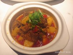 酱香萝卜牛腩煲-胡桃里音乐酒馆(下沙店)
